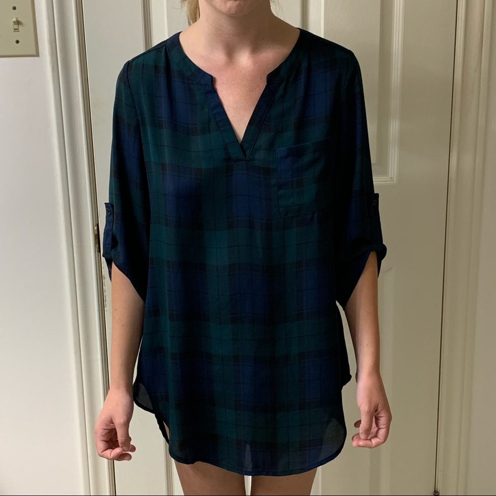 🌷3 for $25🌷Ricki’s, US 4, Blue & Green Plaid Semi Sheer V-Neck 3/4 Sleeve Top